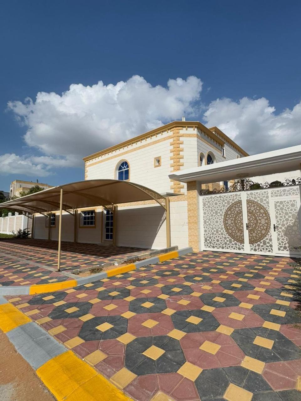 International Abu-Dhabi Hostel Villa Abu Dhabi Buitenkant foto