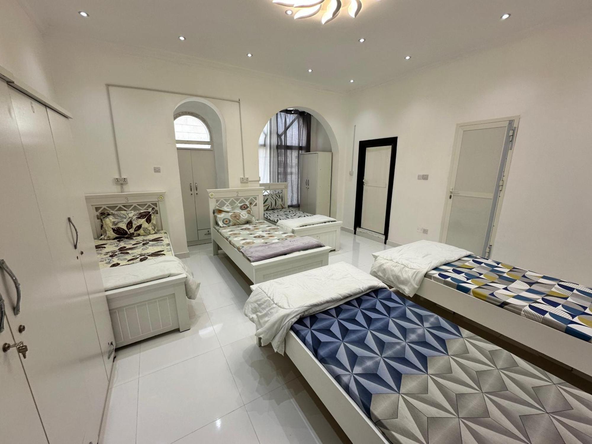 International Abu-Dhabi Hostel Villa Abu Dhabi Buitenkant foto