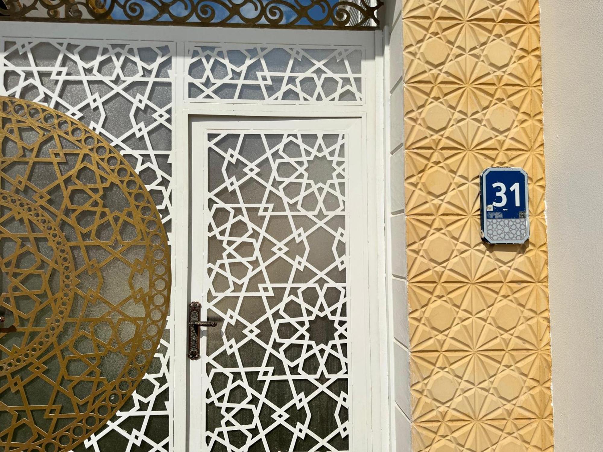International Abu-Dhabi Hostel Villa Abu Dhabi Buitenkant foto