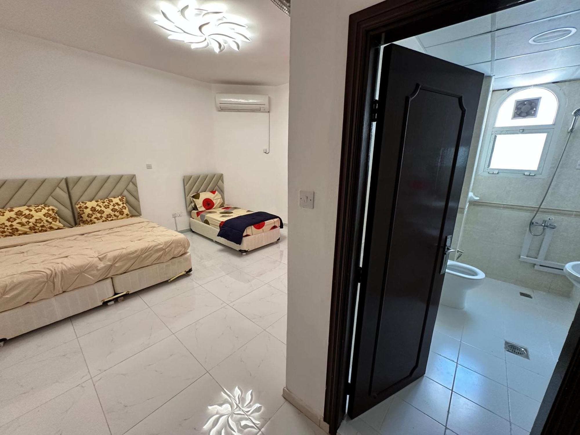 International Abu-Dhabi Hostel Villa Abu Dhabi Buitenkant foto