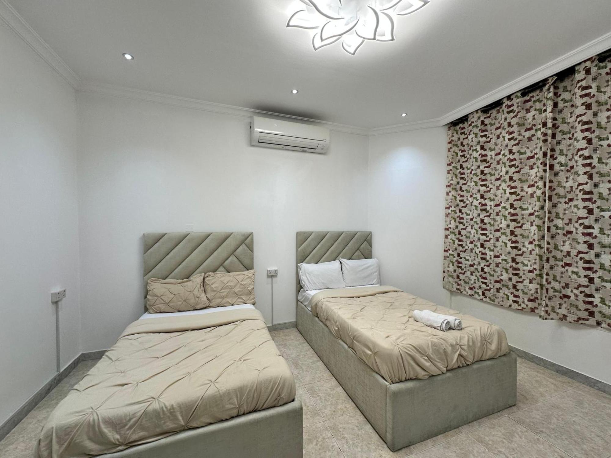 International Abu-Dhabi Hostel Villa Abu Dhabi Buitenkant foto